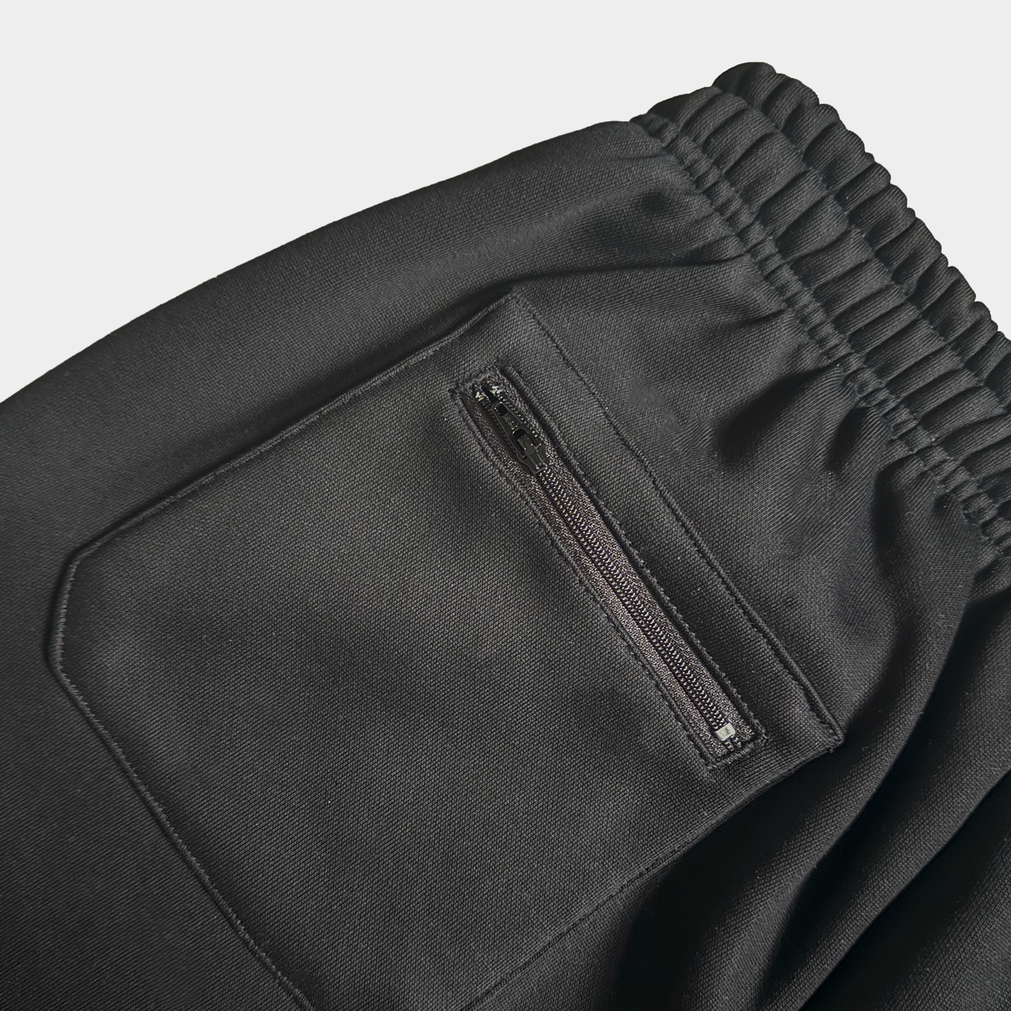 SIGNATURE JOGGERS - BLACK